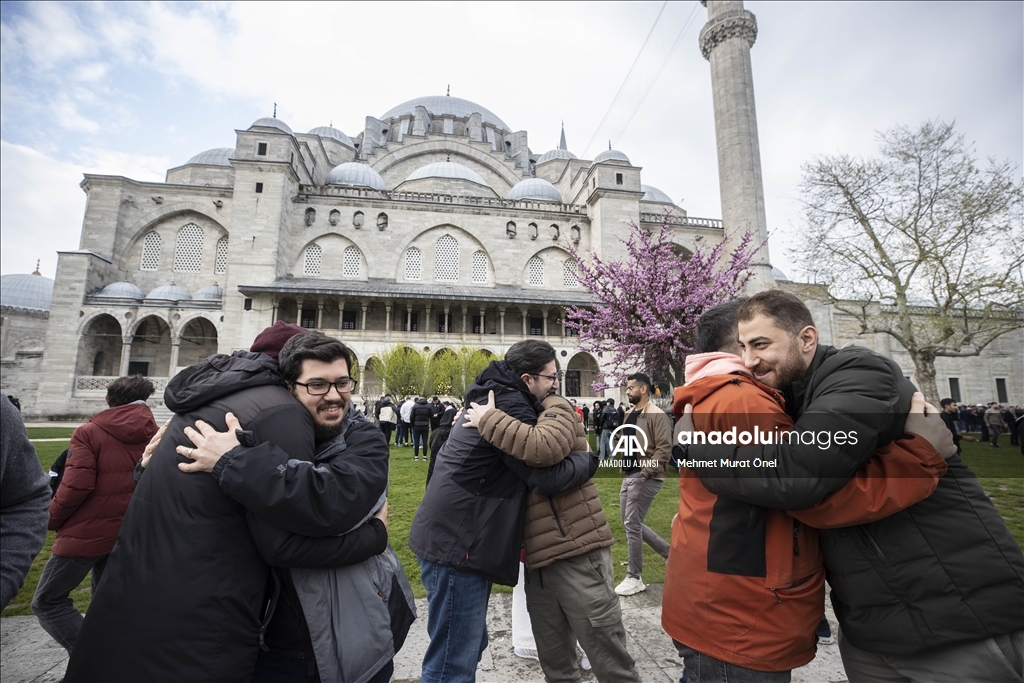 İstanbul'da bayram namazı kılındı