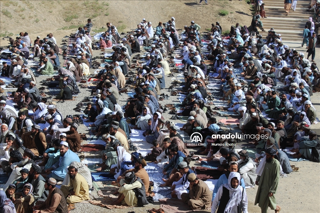 Afganistan'da Ramazan Bayramı namazı kılındı