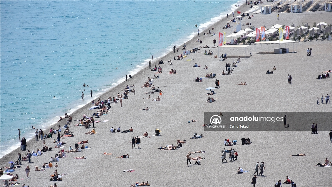  Antalya ve Muğla sahillerinde bayram tatili yoğunluğu yaşanıyor