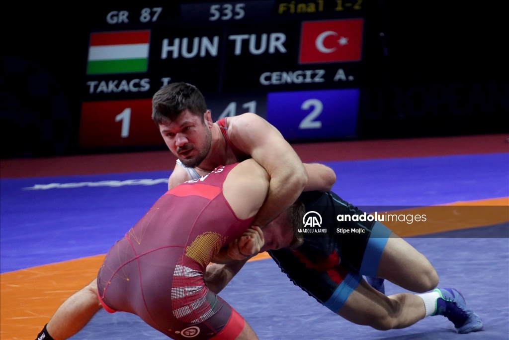 Milli güreşçi Ali Cengiz, Avrupa Şampiyonası'nda gümüş madalya kazandı