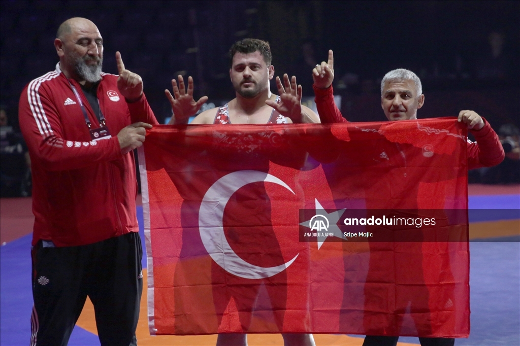 Milli güreşçi Rıza Kayaalp 12. kez Avrupa şampiyonu oldu