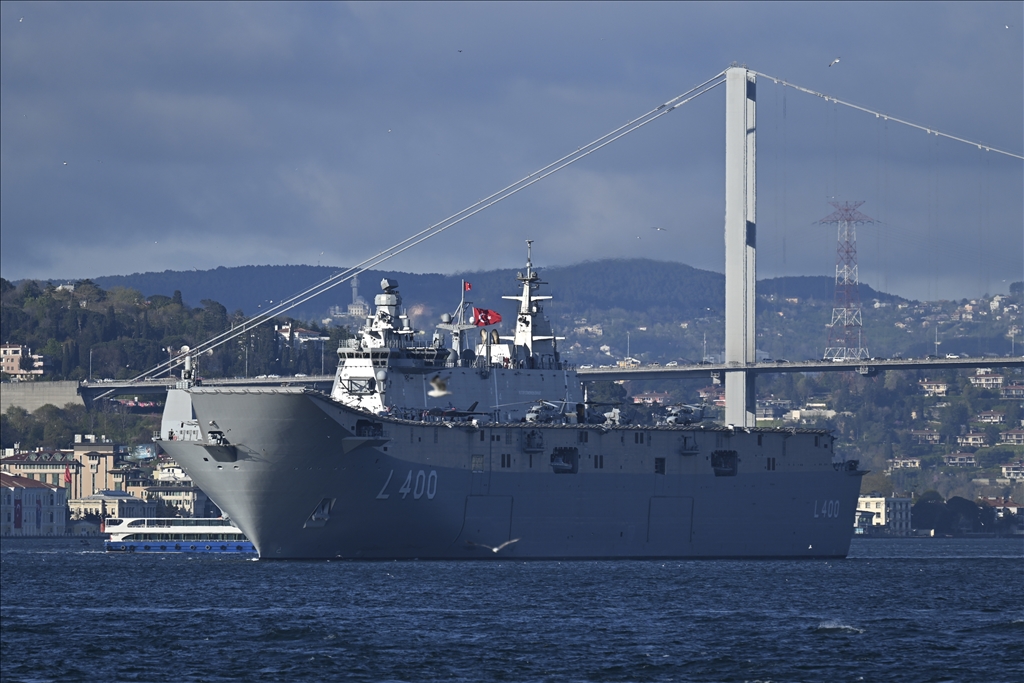 TCG Anadolu, İstanbul Boğazı'ndaki geçişini tamamlayıp Sarayburnu'na döndü