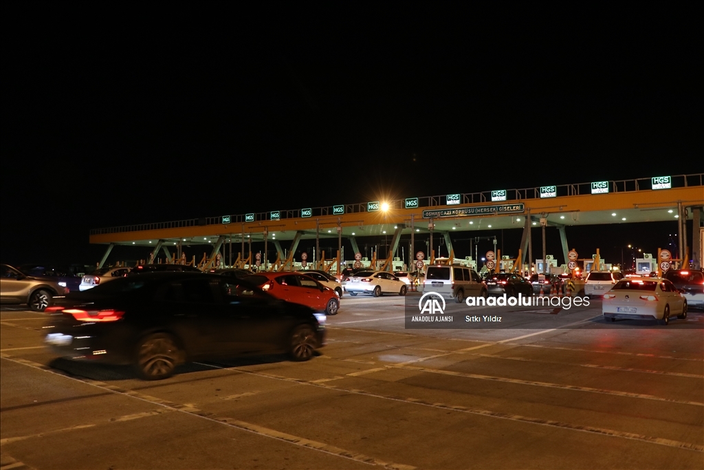 Tatilcilerin Osmangazi Köprüsü'nden geçiş yoğunluğu sürüyor