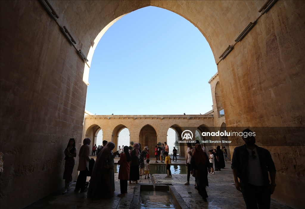 Zengin tarihi dokusuyla Mardin'de bayram tatili yoğunluğu