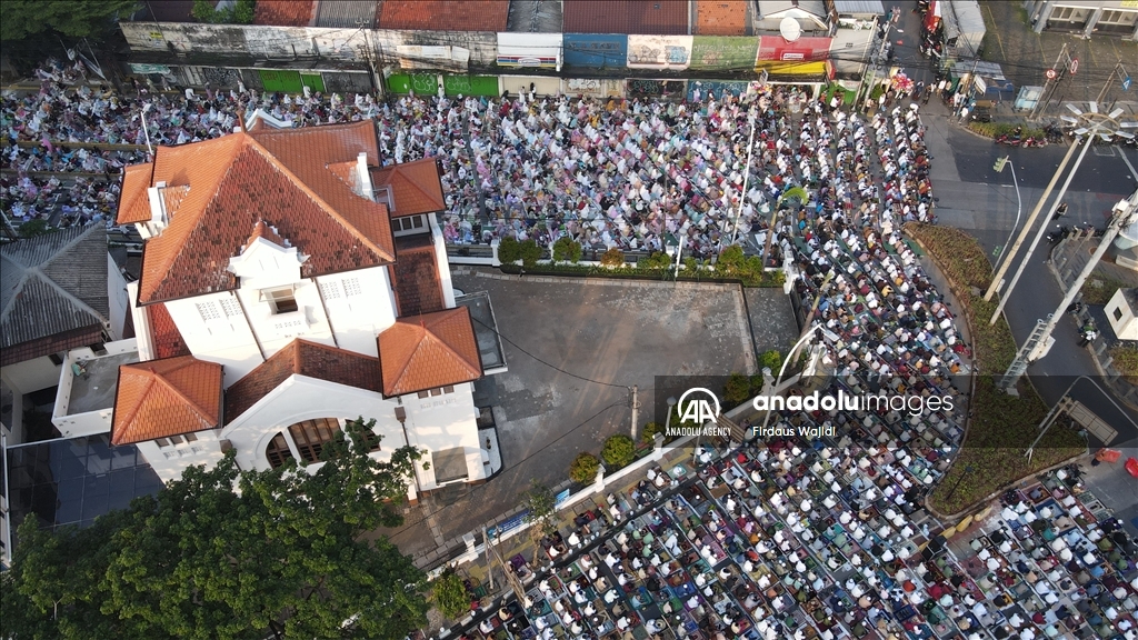 Ribuan warga Jakarta hadiri sałat Idulfitri di antara Gereja Koinonia