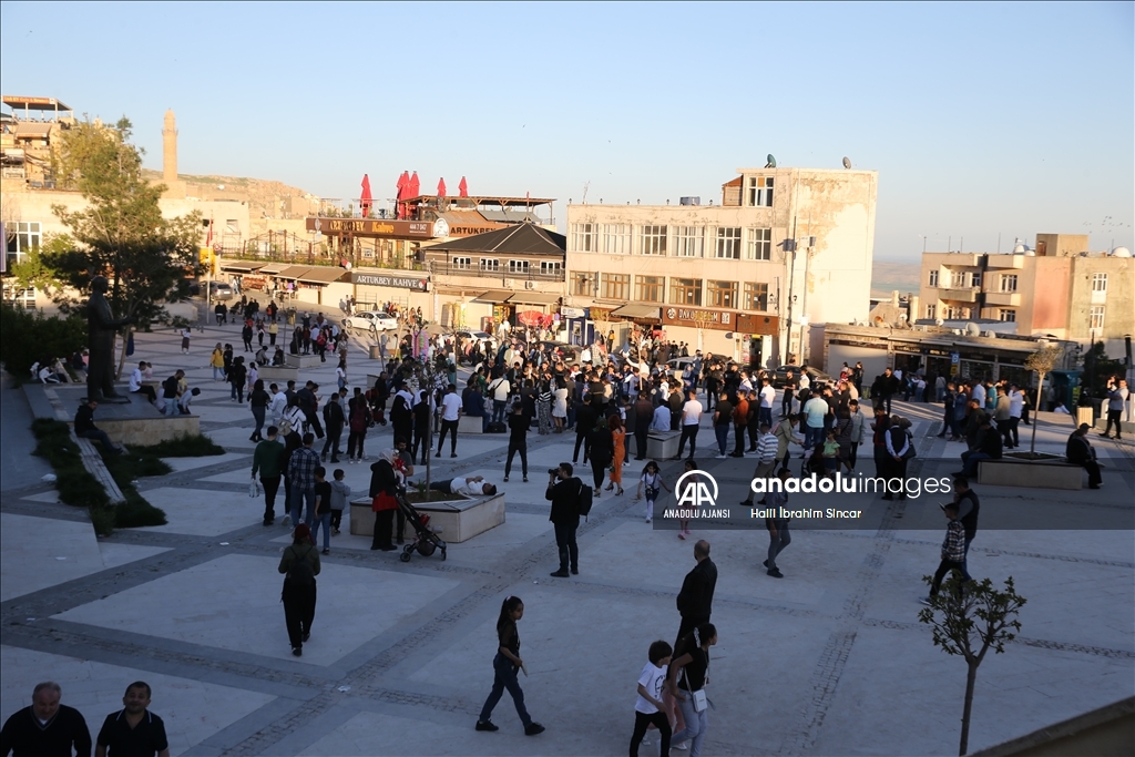 Zengin tarihi dokusuyla Mardin'de bayram tatili yoğunluğu