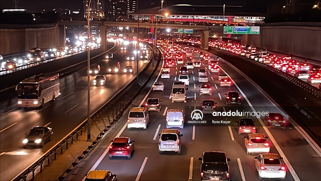 Bayramın son gününde İstanbul'da trafik yoğunluğu