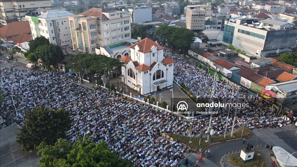 Ribuan warga Jakarta hadiri sałat Idulfitri di antara Gereja Koinonia