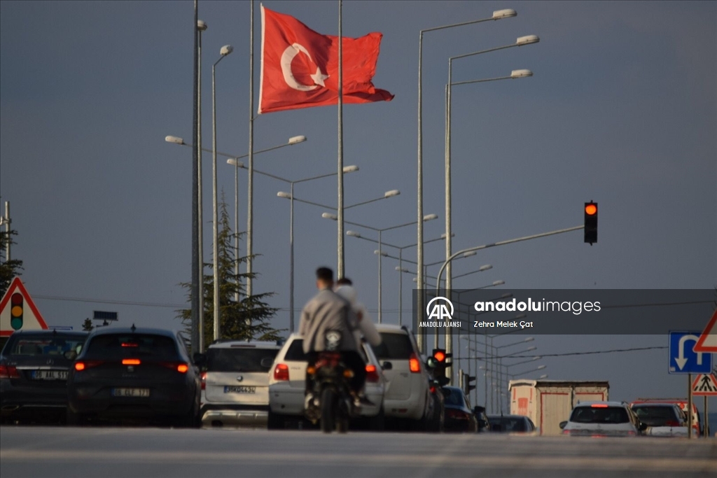Konya-Ankara kara yolunda Ramazan Bayramı yoğunluğu yaşanıyor