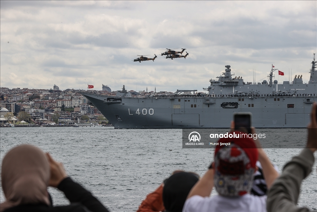 TCG ANADOLU, İstanbul Boğazından geçiş yaptı
