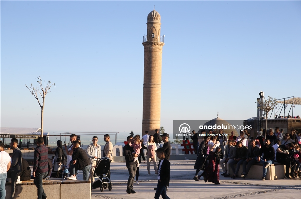 Zengin tarihi dokusuyla Mardin'de bayram tatili yoğunluğu