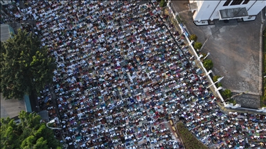 Ribuan warga Jakarta hadiri sałat Idulfitri di antara Gereja Koinonia