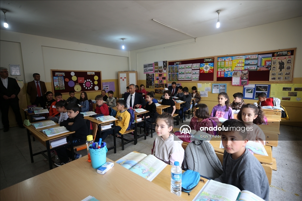 Muş'ta öğrenciler ara tatil sonrası dersbaşı yaptı