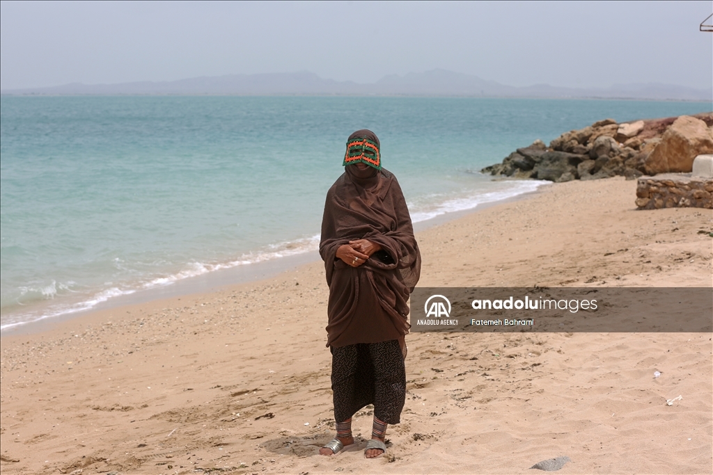 زنان جزیره هنگام؛ از ماهیگیری تا برقع‌دوزی