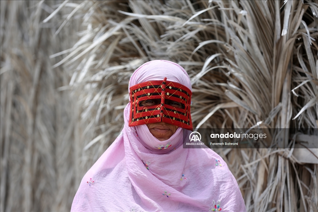 زنان جزیره هنگام؛ از ماهیگیری تا برقع‌دوزی