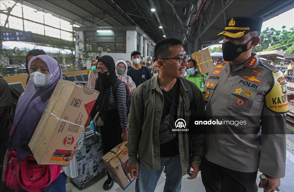Pemudik tiba di Jakarta setelah liburan Idulfitri