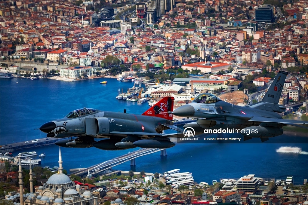Angkatan Udara Turki lakukan salute flight jelang TEKNOFEST 2023