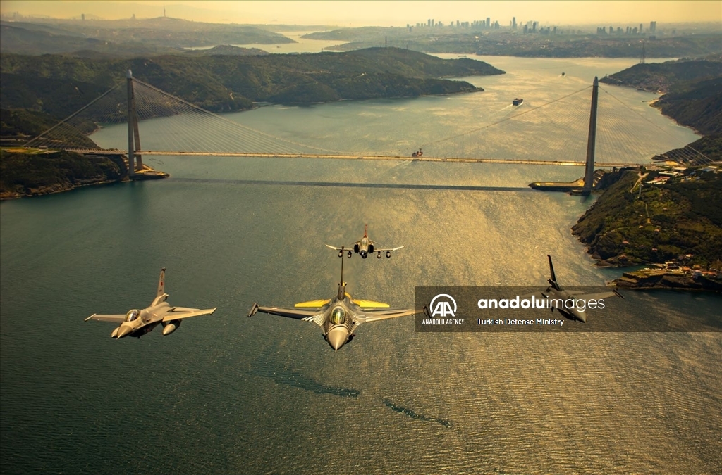 Angkatan Udara Turki lakukan salute flight jelang TEKNOFEST 2023