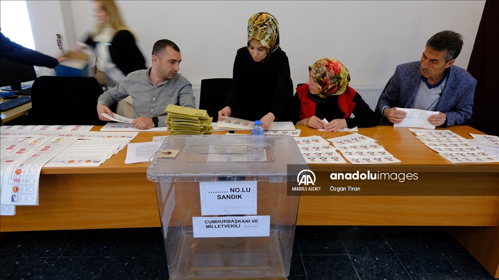  عملية التصويت في المعابر الحدودية  التركية