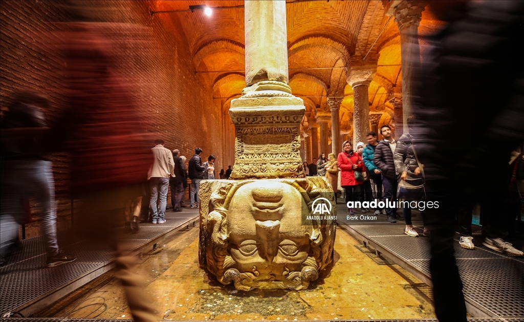 İstanbul'un simgelerinden Yerebatan Sarnıcı Müzesi