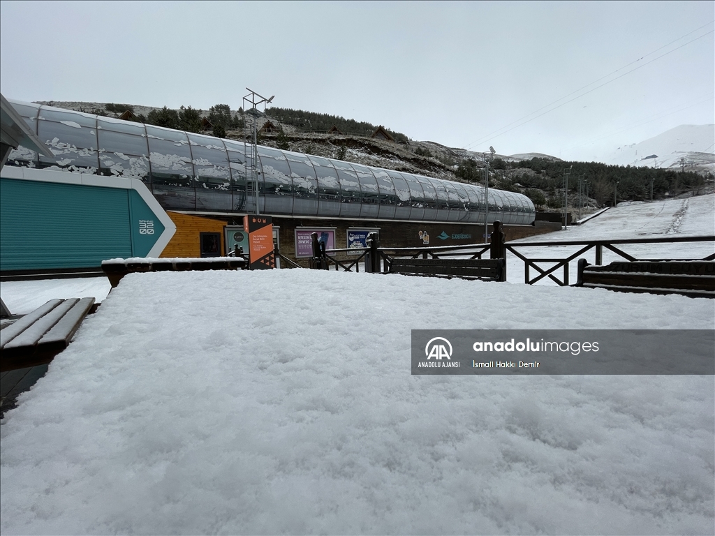 Erzurum, Ardahan ve Kars'ta kar etkili oluyor
