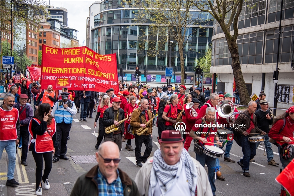 Thousands hold rally in London to mark May Day Anadolu Ajansı