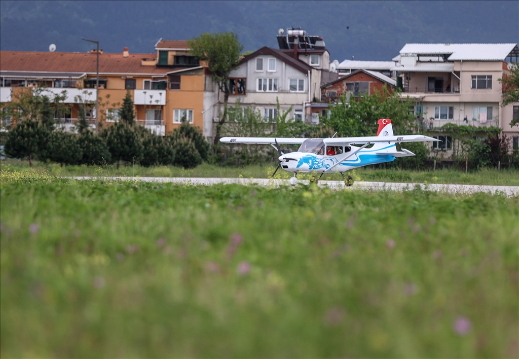 هواپیمای آموزشی «تروی T200» ترکیه برای اولین بار روی باند فرود آمد