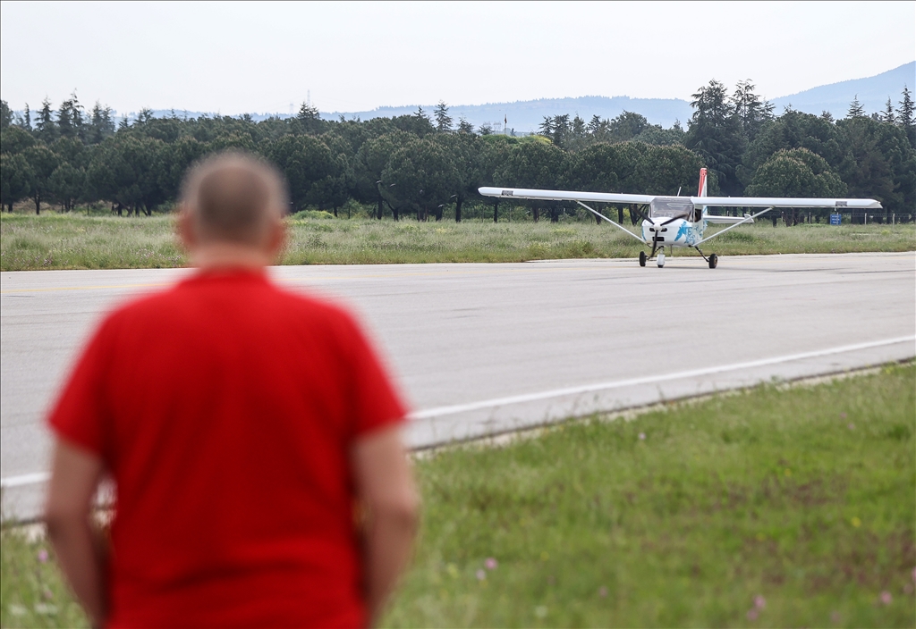 هواپیمای آموزشی «تروی T200» ترکیه برای اولین بار روی باند فرود آمد