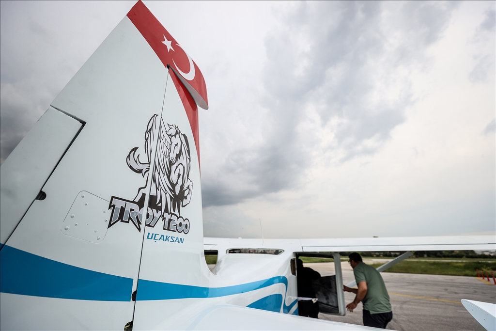 هواپیمای آموزشی «تروی T200» ترکیه برای اولین بار روی باند فرود آمد