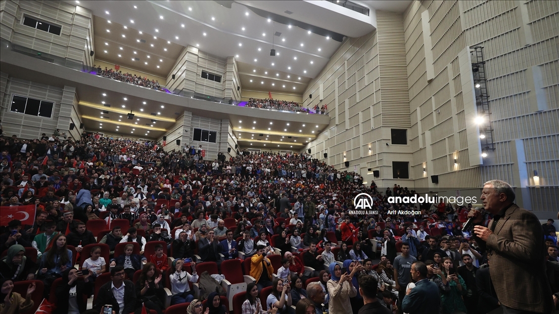 Bakan Akar, Kayseri'de "Efsanenin Doğuşu TOGG" seminerinde konuştu