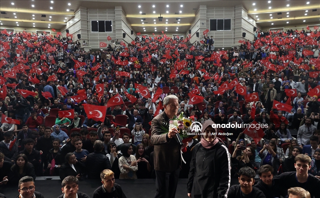 Bakan Akar, Kayseri'de "Efsanenin Doğuşu TOGG" seminerinde konuştu