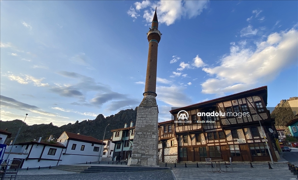 Kılıç Mescid Minaresi (Camisiz Minare)