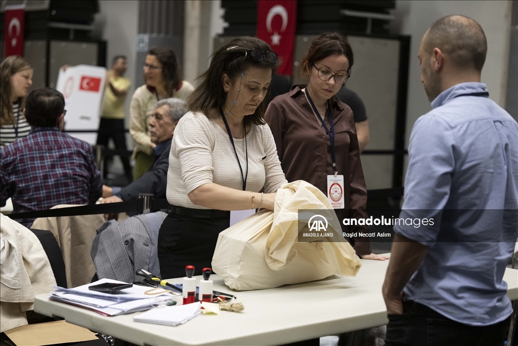 İngiltere'de Türkiye'deki 14 Mayıs seçimleri için oy kullanma işlemi sona erdi
