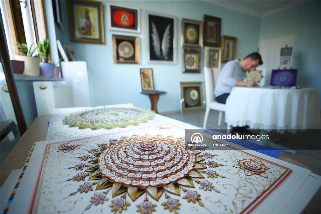 Arkadaş tavsiyesiyle başladığı rölyef sanatı terapi oldu