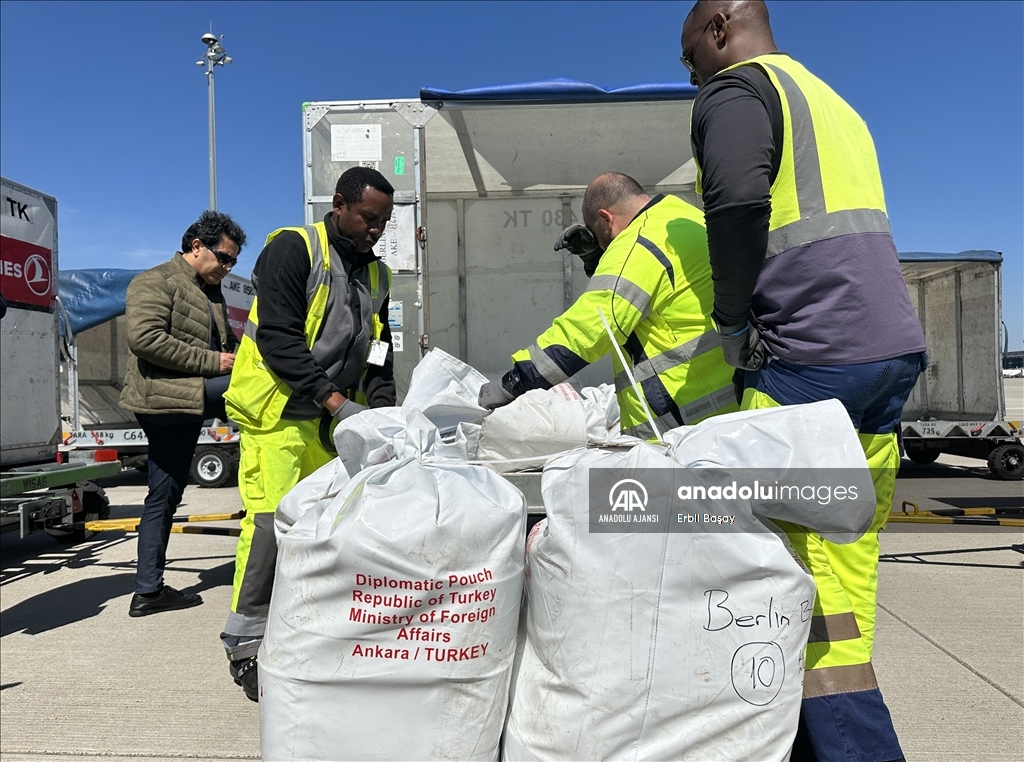 Almanya'daki oy pusulaları Türkiye'ye gönderildi