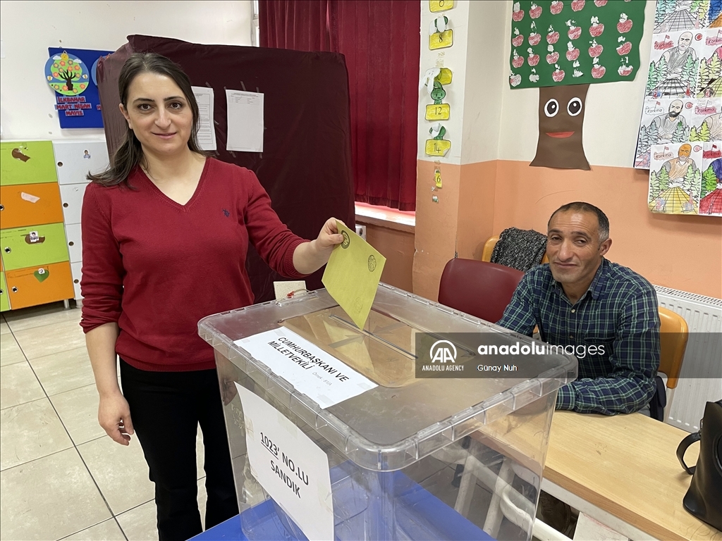 پرۆسەی دەنگدان لە ھەڵبژاردنەکانی سەرۆکایەتیی و پەرلەمانی لە تورکیا دەستی پێ کرد