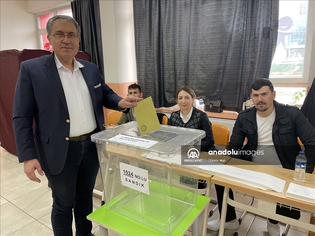 پرۆسەی دەنگدان لە ھەڵبژاردنەکانی سەرۆکایەتیی و پەرلەمانی لە تورکیا دەستی پێ کرد