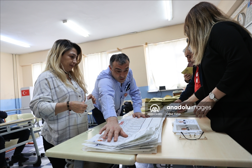 Türkiye genelinde oy verme işlemi sona erdi