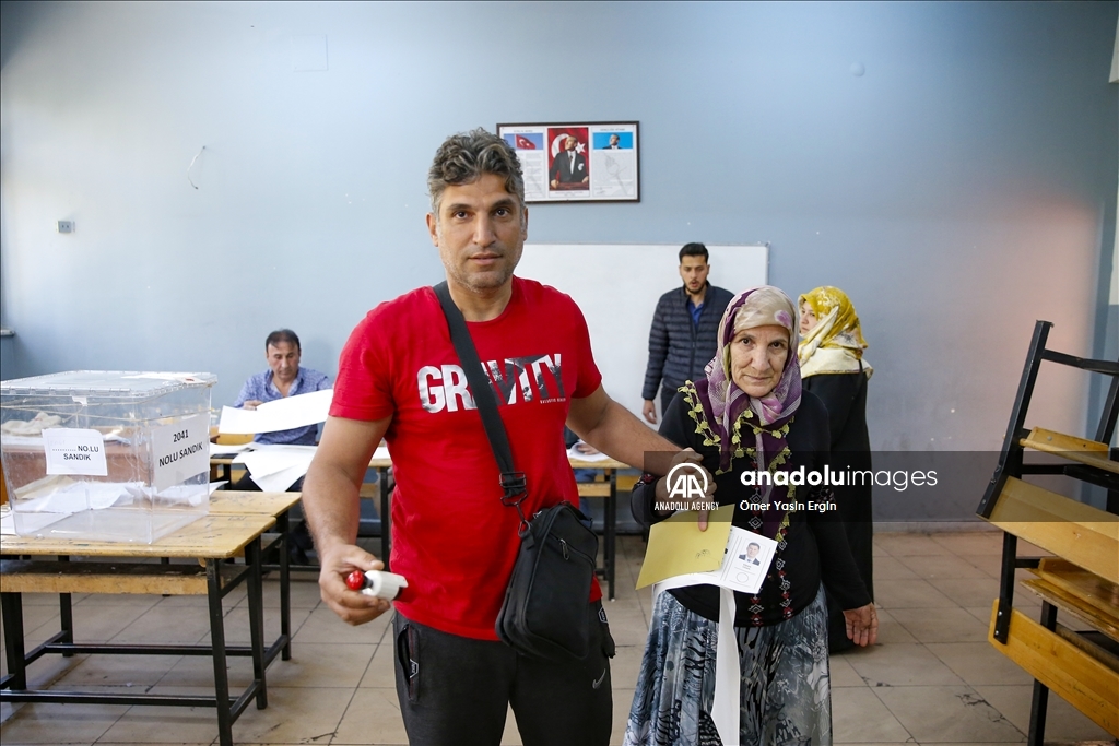 پرۆسەی دەنگدان لە ھەڵبژاردنەکانی سەرۆکایەتیی و پەرلەمانی لە تورکیا دەستی پێ کرد