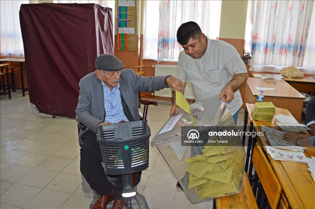 Türkiye sandık başında