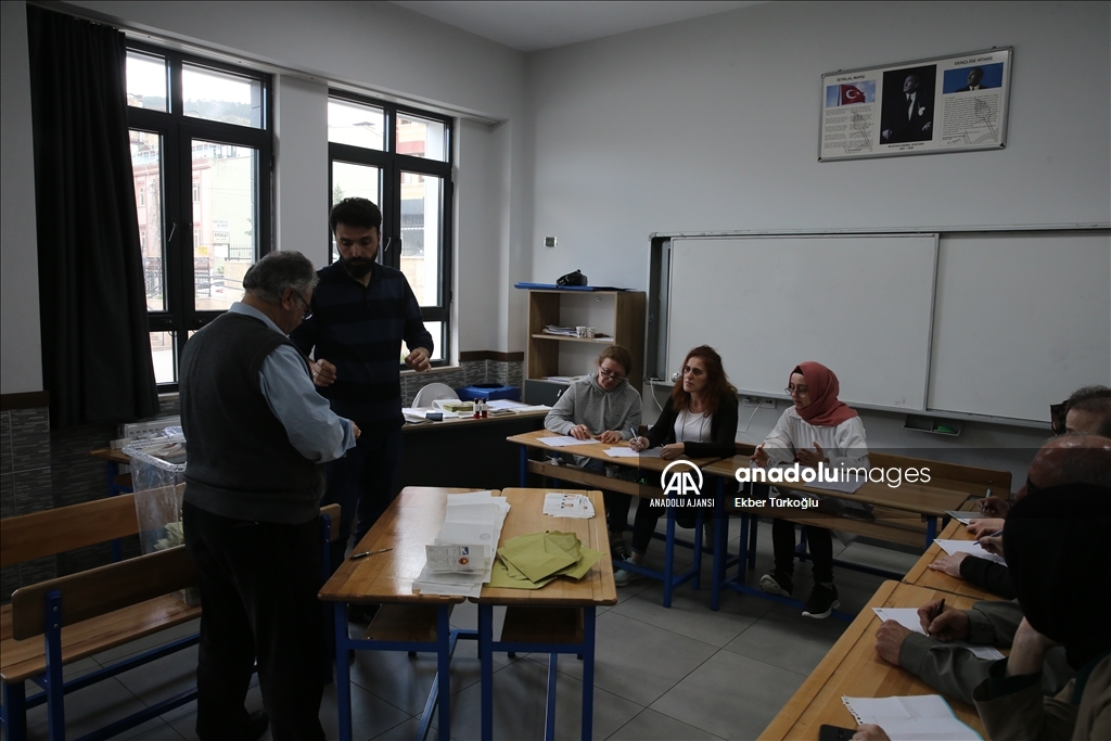 Türkiye genelinde oy verme işlemi sona erdi