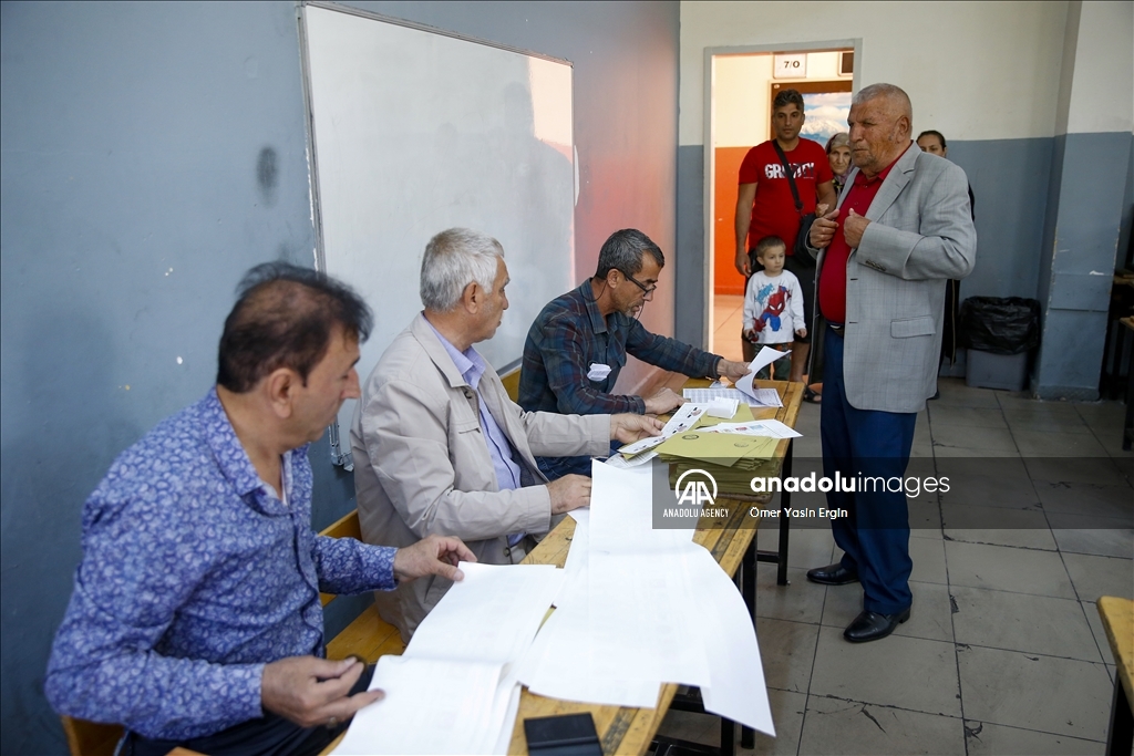 پرۆسەی دەنگدان لە ھەڵبژاردنەکانی سەرۆکایەتیی و پەرلەمانی لە تورکیا دەستی پێ کرد