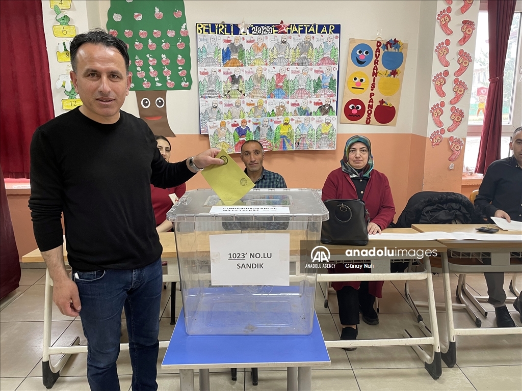 پرۆسەی دەنگدان لە ھەڵبژاردنەکانی سەرۆکایەتیی و پەرلەمانی لە تورکیا دەستی پێ کرد