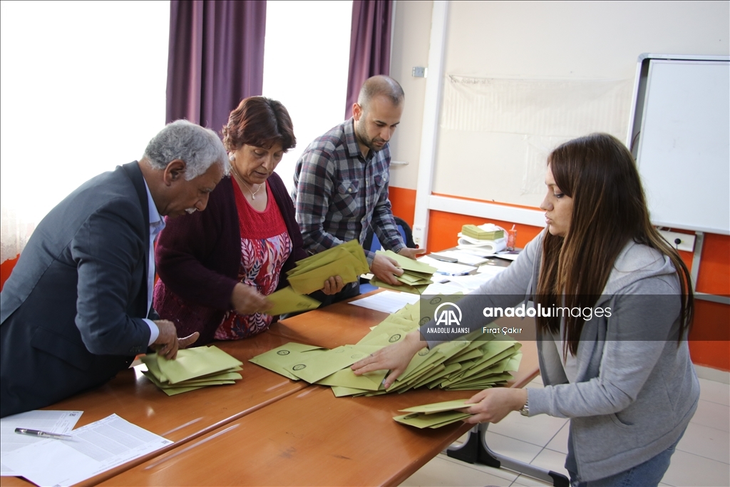Türkiye genelinde oy verme işlemi sona erdi