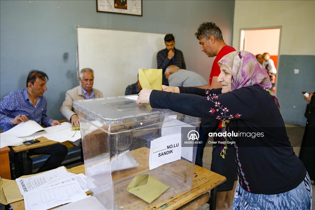 پرۆسەی دەنگدان لە ھەڵبژاردنەکانی سەرۆکایەتیی و پەرلەمانی لە تورکیا دەستی پێ کرد
