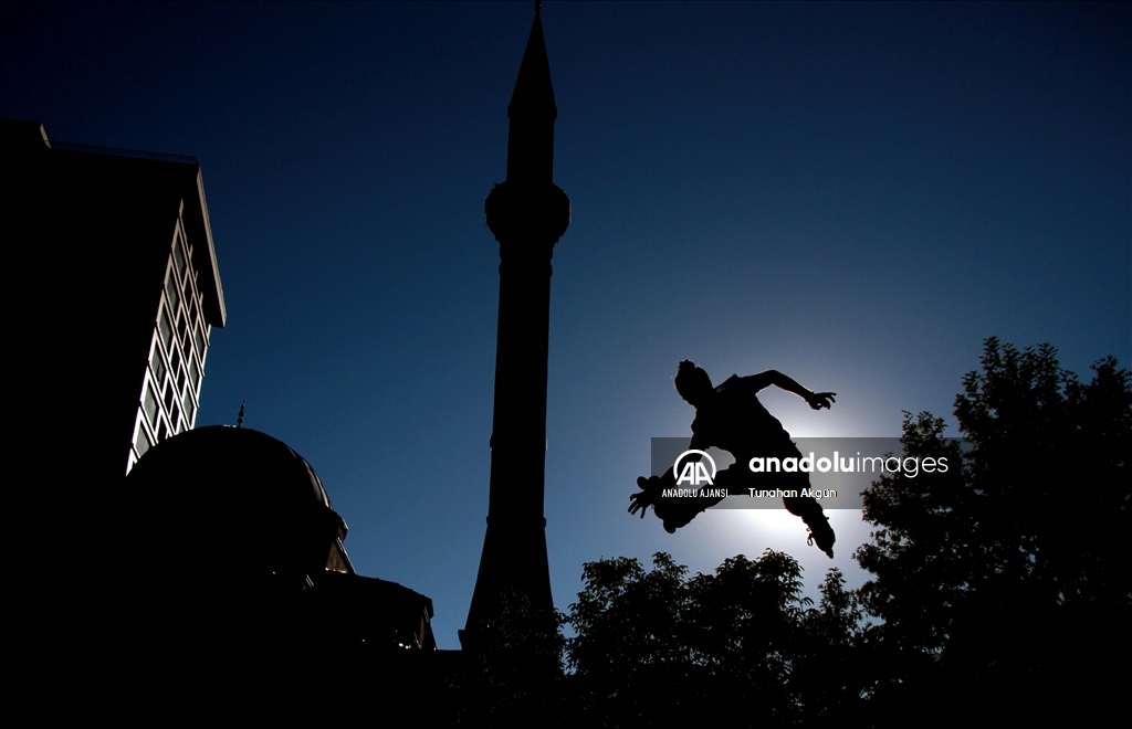 Teker üstünde yer çekimine meydan okuyorlar