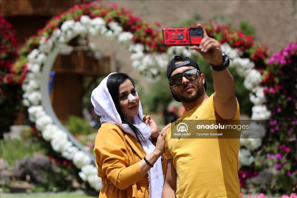 جشنواره لالهها در آسارای کرج