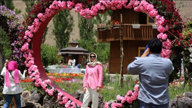 جشنواره لاله‌ها در آسارای کرج