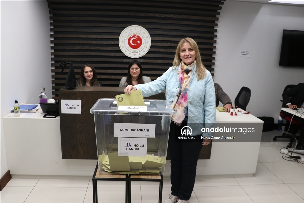 Güney Afrika'da Türkiye'deki Cumhurbaşkanı Seçimi'nin ikinci turu oylaması başladı