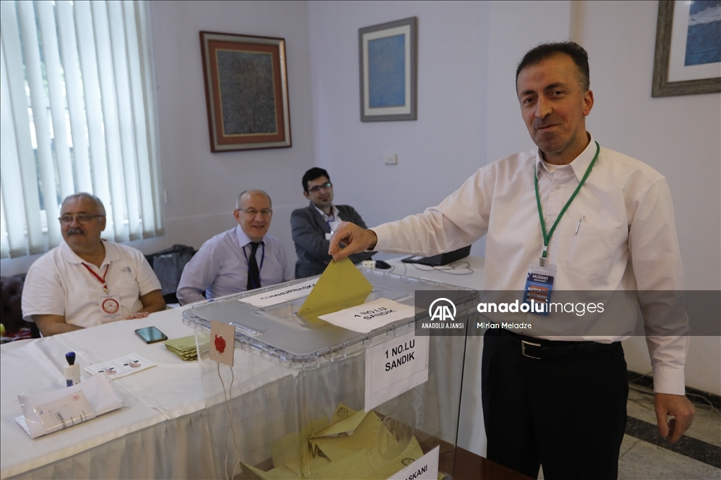 Gürcistan'da Türkiye'deki Cumhurbaşkanı Seçimi ikinci turu için oylama başladı